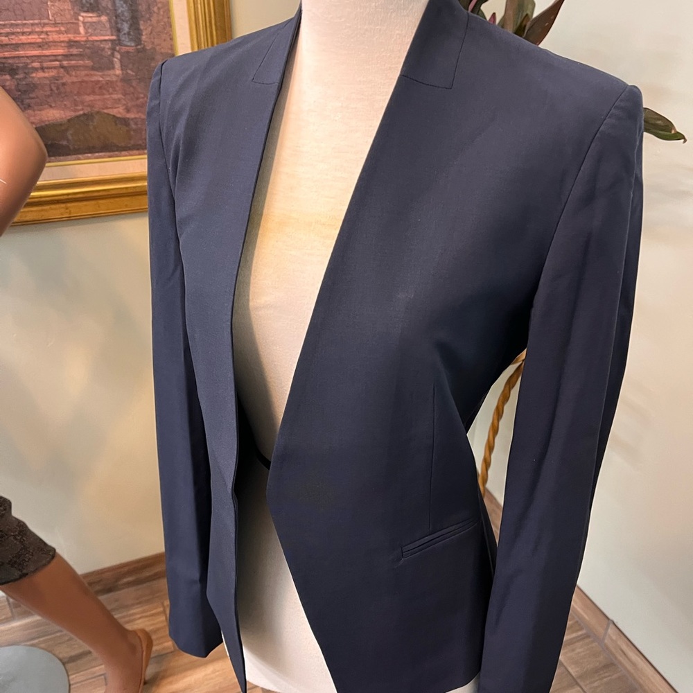 Theory navy blazer sz 2